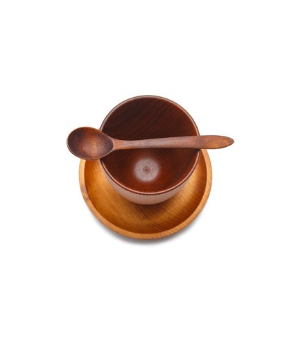 Tazza da tè e latte in legno