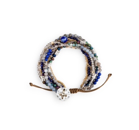 أحب تلك الباقة الوردية